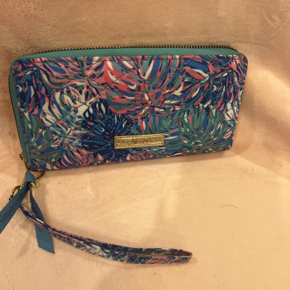 Simply Southern Wallet 8 "By 4 " Pinks Greens Beachy Palm Trees / Floral Pattern - Picture 3 of 8